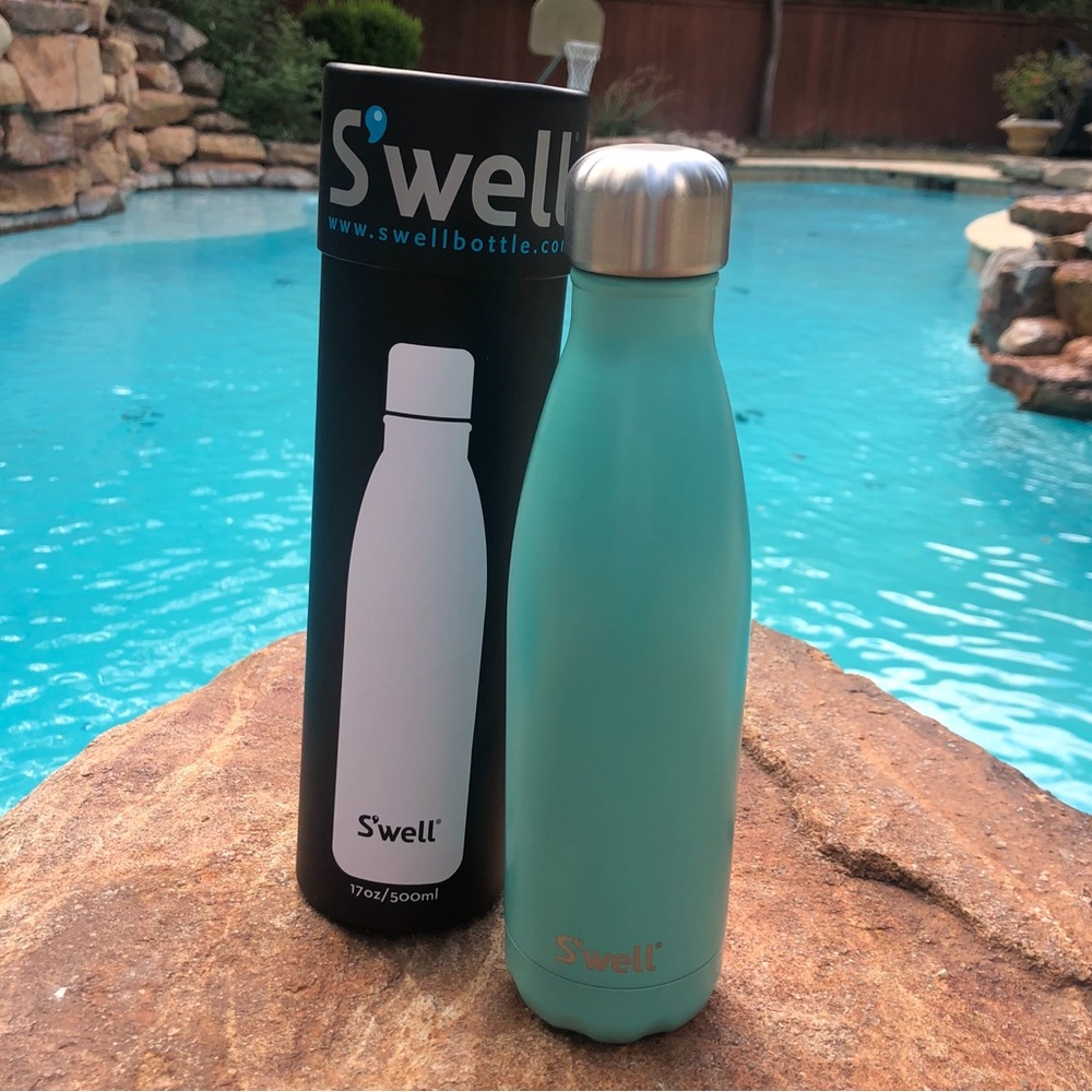 Swell Satin Collection 17oz. “Turquoise Blue” Water Bottle NEW!